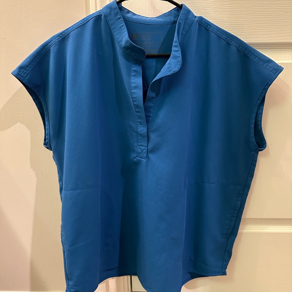Women's Oversized Blue Figs Scrub Top